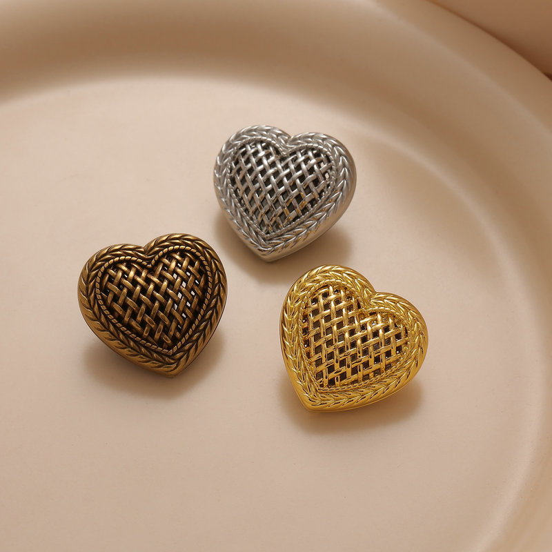 Woven lattice hollow three-dimensional heart-shaped metal buttons overcoat buckle coat sweater windbreaker button manufacturers wholesale cross-border