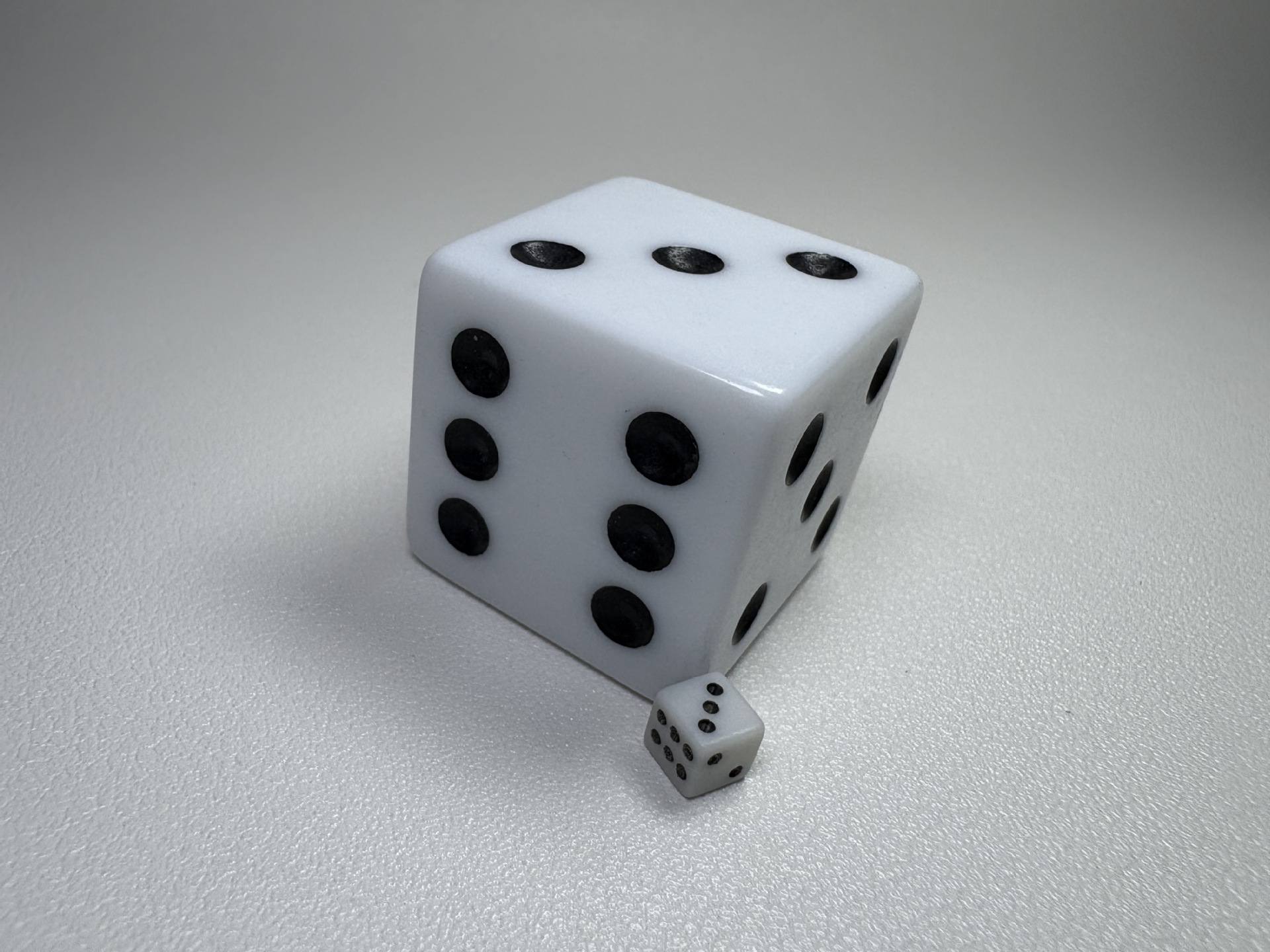 Picture of Right Angle Square Solid Color White Background Board Game Running Group Accessories Teaching Game Entertainment Props Drawing Acrylic Mini Dice