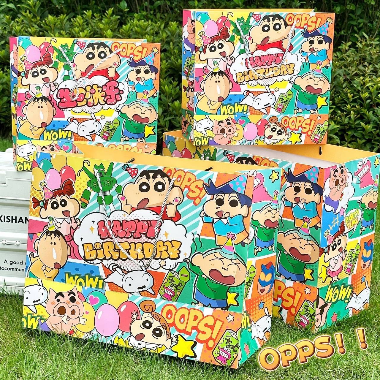 Crayon Shin-chan Happy Birthday Large-sized Gift Bag High-value Large-capacity Carbopaper Blessing Friends Hand-held Gift Bag