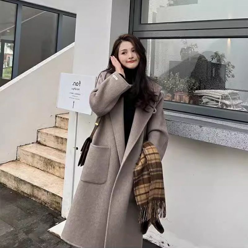 Picture of New Autumn and Winter Hepburn Style British Woolen Coat Mid-length Fashionable Horn Buckle Hooded Wool Woolen Coat