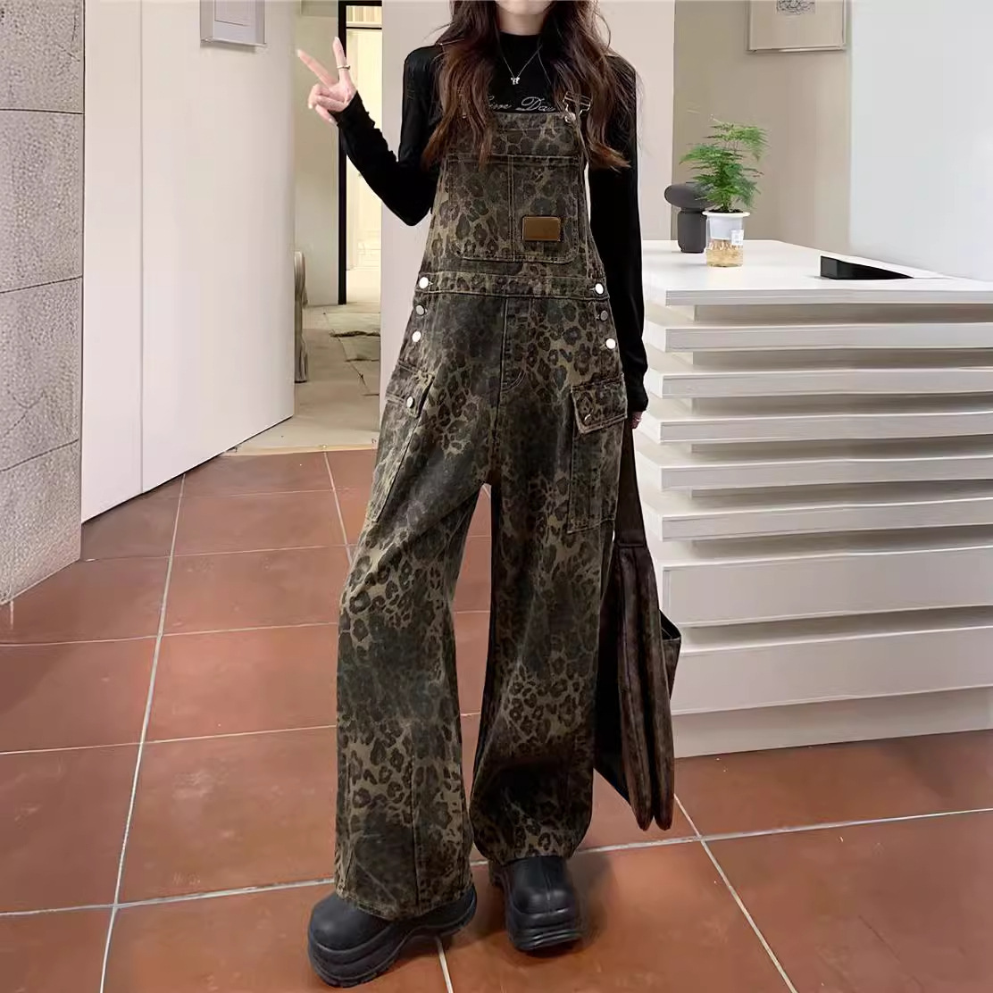 2024 Spring and Summer Retro Street Style Leopard Print Flap Pocket Pants Overalls Loose and Versatile Ins Men and Women Wide Leg Denim Others