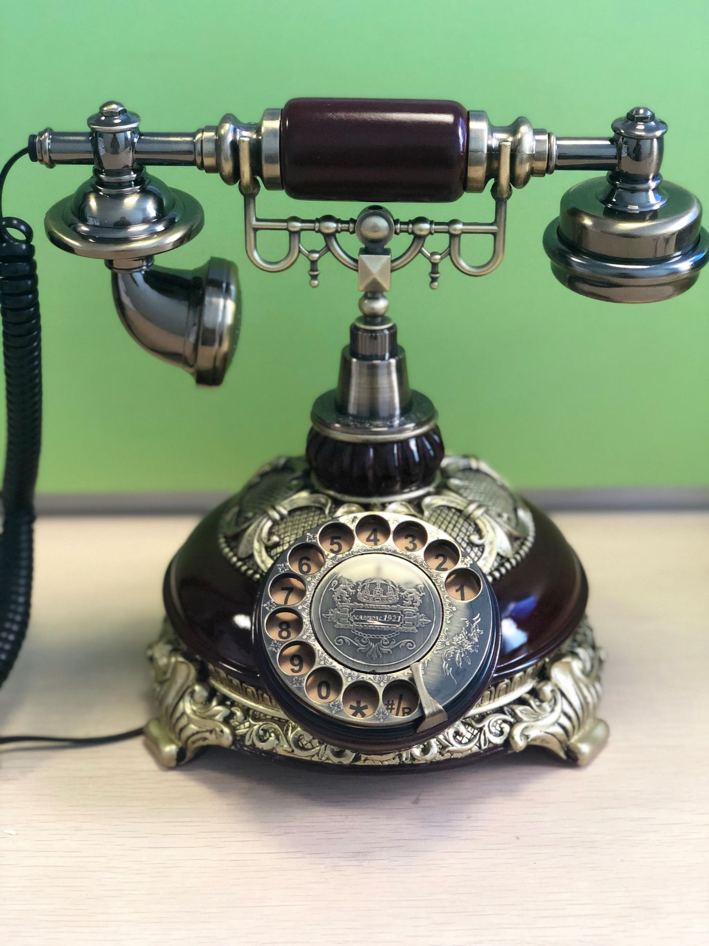 Turntable telephone European-style landline telephone antique bronze telephone decoration dual-purpose telephone cross-border e-commerce