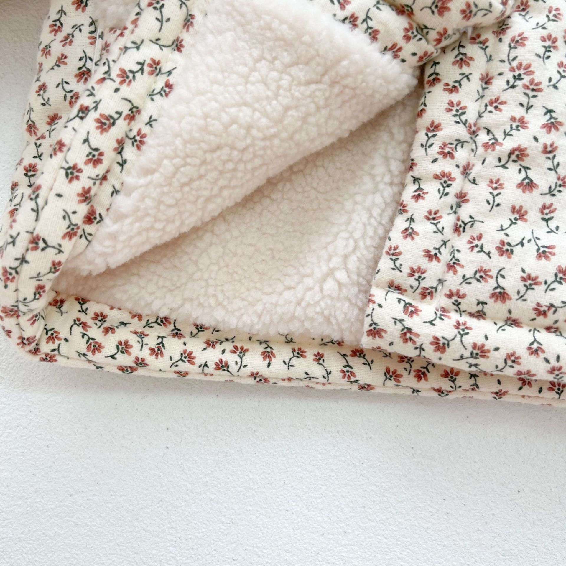 Picture of 0-3 Years Old Baby Winter Cotton Outwear K-Style Floral Quilted Warm Baby Cotton Outwear Fleece-Lined Baby Girl Cotton Outwear