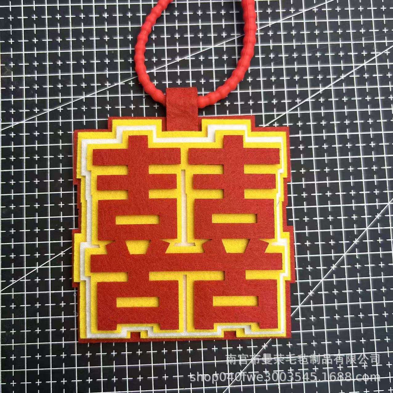 Wholesale internet-famous Douyin cute creative non-woven fabric keychains with text felt hanging accessories, pendant bags, and charms