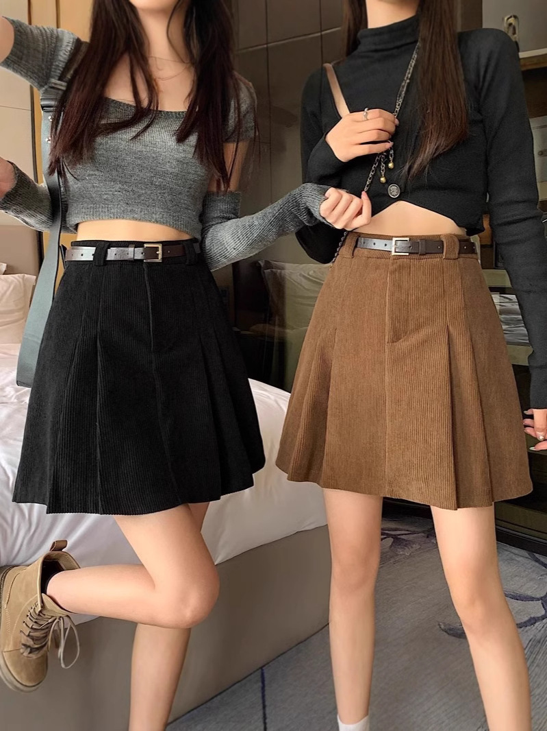 High Waist Corduroy A- Line Short Skirt Women's plus size Pleated Skirt Autumn and Winter Retro Anti-running Light Corded Hip Covering Skirt Autumn