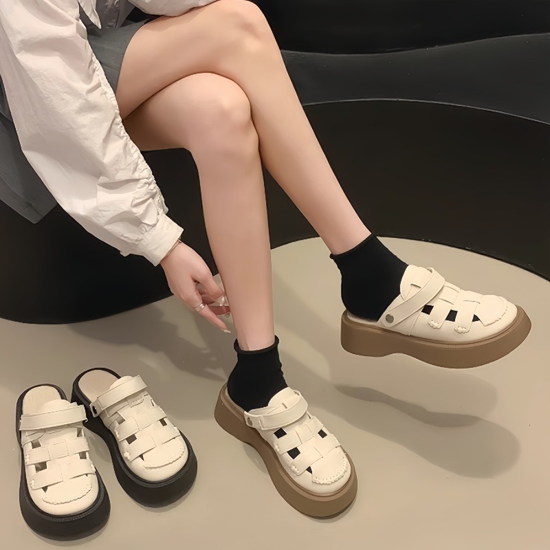 Thick-Soled Slippers for Women's Outer Wear 2025 Summer New Fashion Versatile Platform Metal Set-Toe Beach Heightening Sandals