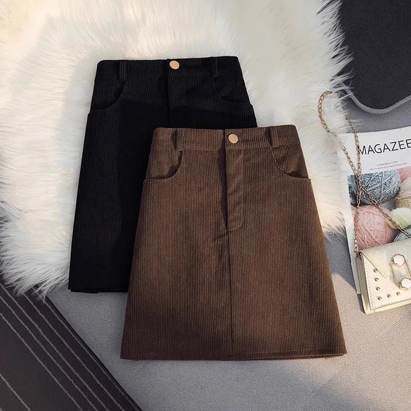 Black corduroy skirt, large size fat mm autumn and winter hip wrapping women's A-line skirt, slimming and versatile, one-step skirt, short skirt