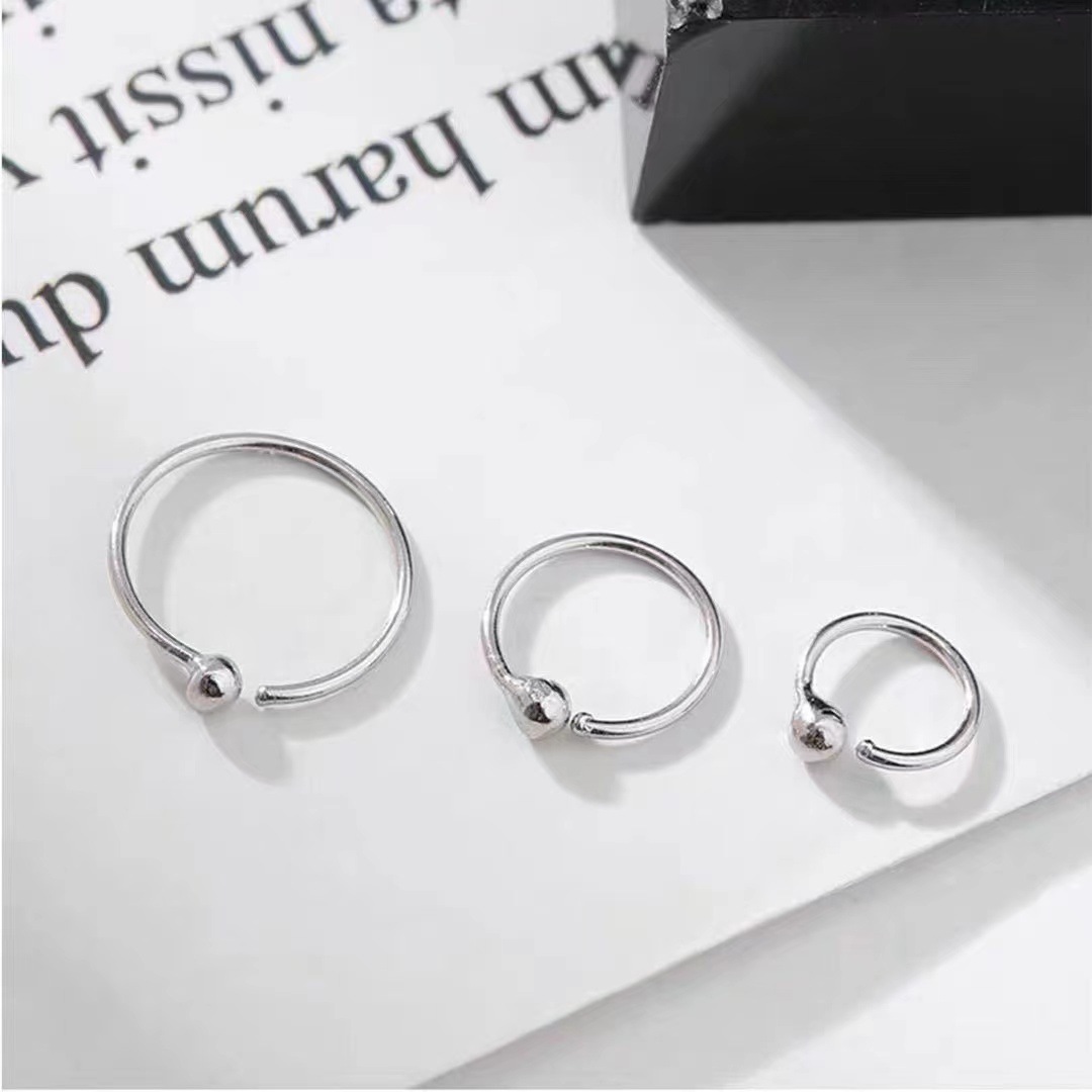 Picture of Fashionable and Simple Round Bead Earrings, Feminine, Sweet and Cool Ear Piercing Ear Clips, Niche Design, Versatile and High-End Earrings
