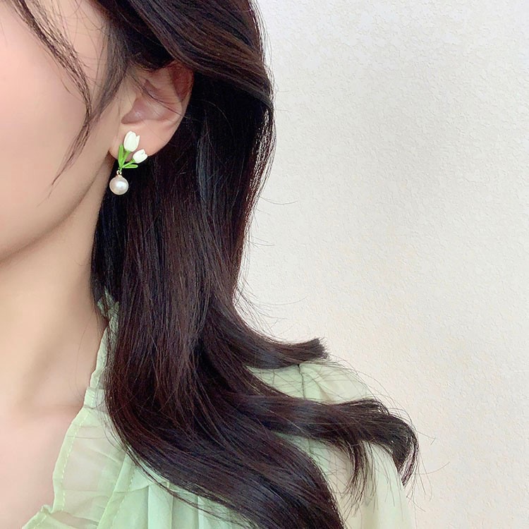 2023 New Tulip Pearl Earrings Women's Fashion Elegant Small and Exquisite Fresh and Sweet High-end Ear Studs
