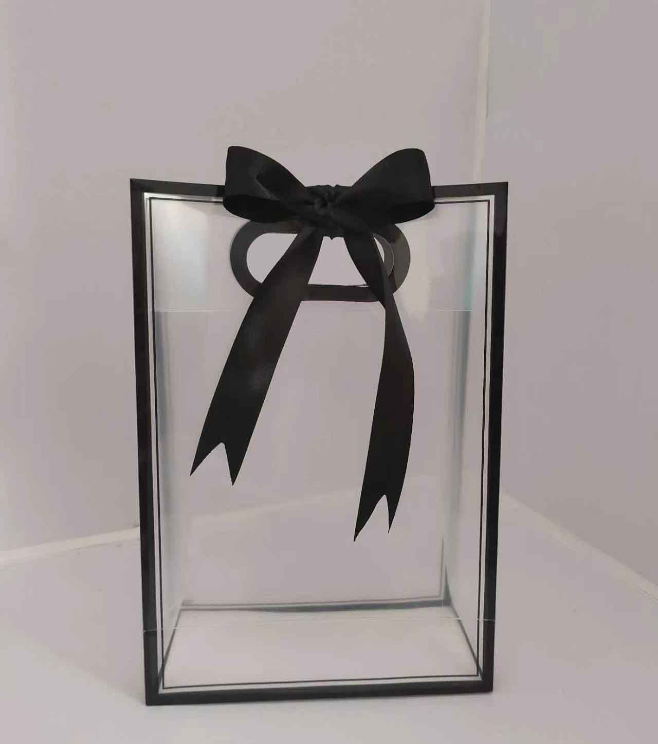 Picture of Thickened Transparent Handbag PP Plastic Bag Celebration Flower Packaging Bag Accompanying Gift High-Level Valentine's Day Gift Bag