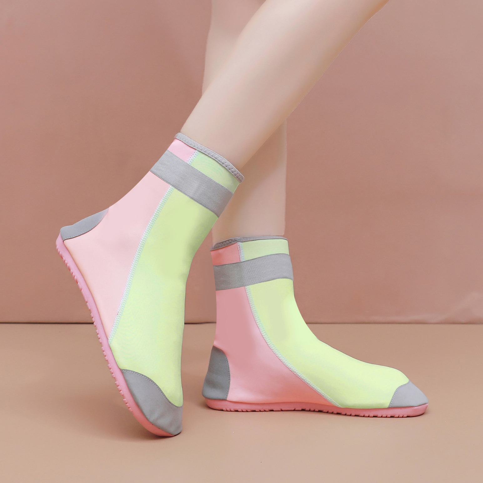 Picture of High-Top Family Kidsren's Adult Outdoor River Tracing Shoes Thickeneded Non-Slip Beach Socks Home Floor Shoes Swimming Shoes
