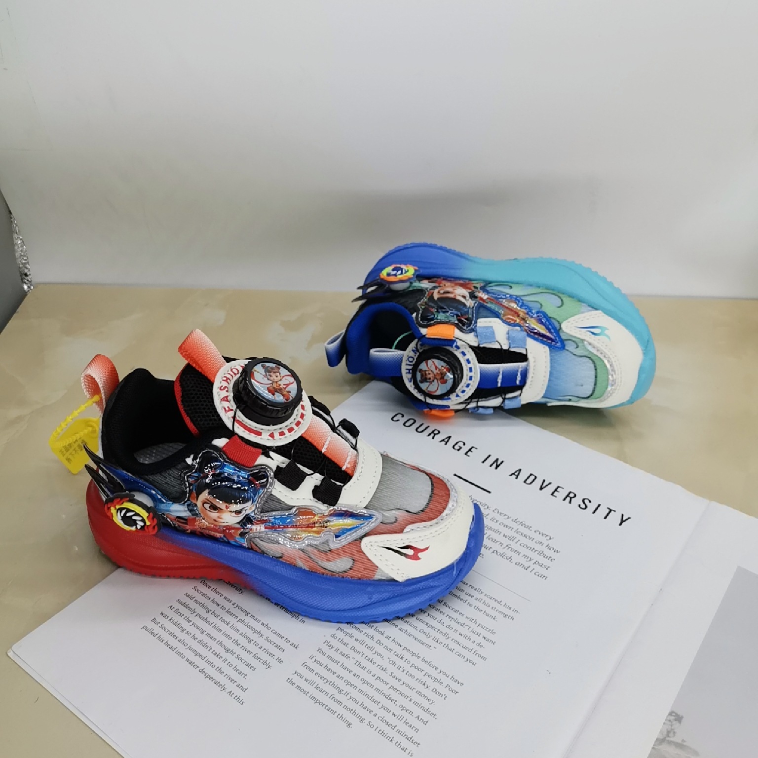 Coolbee Wasp Dual-Network Boys' Shoes for Children Aged 3-6 Years, Nezha Sneakers with Windmill and Lights