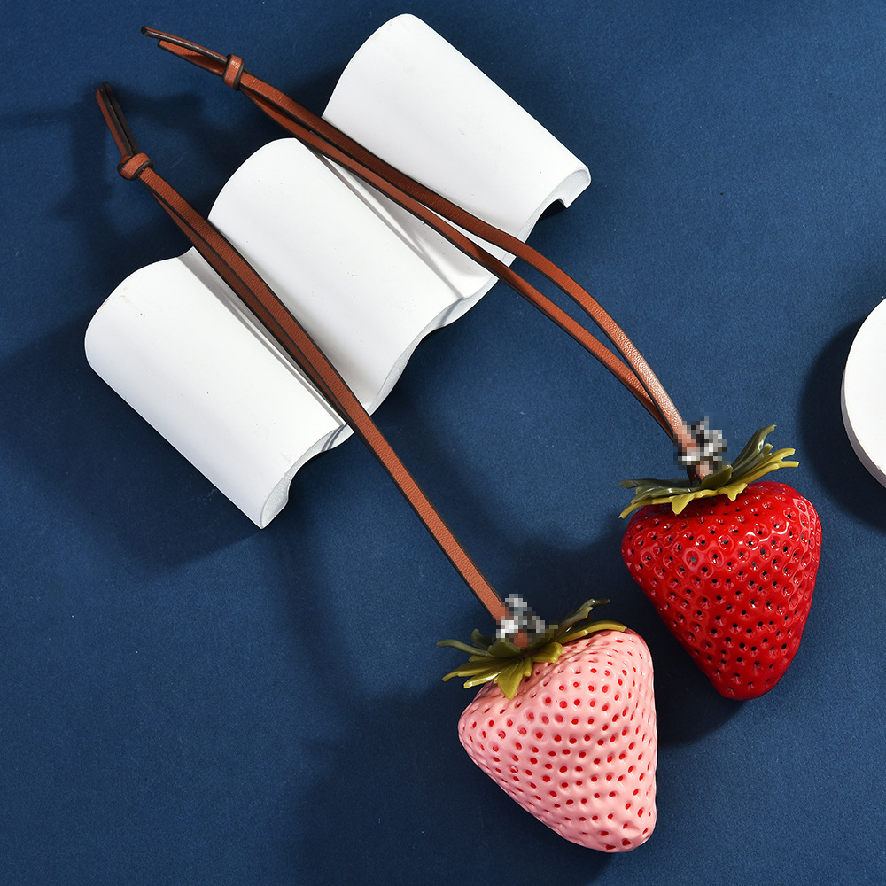 Cross-Border Hot Selling Three-Dimensional Large Strawberry Bag Pendant Personalized Leather Bag Strawberry Keychain Women's Bag Accessories Wholesale