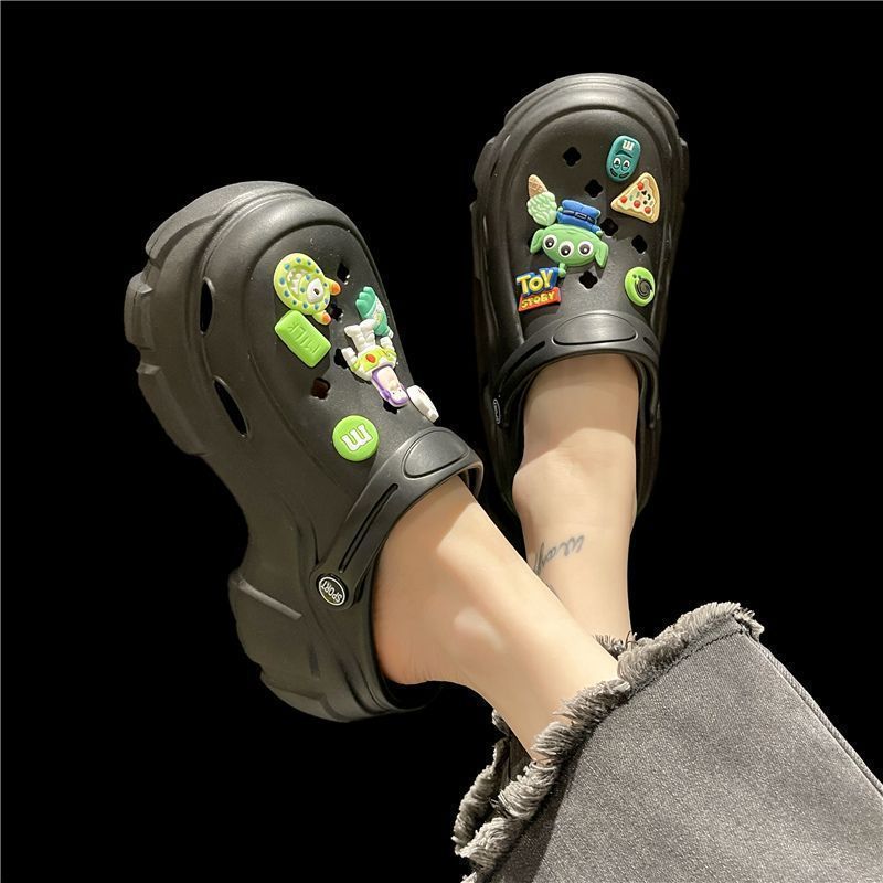 Picture of Baotou EVA hole shoes in 2025 new fashion and versatility student comfortable and casual two-wear non-slip slippers for women's summer