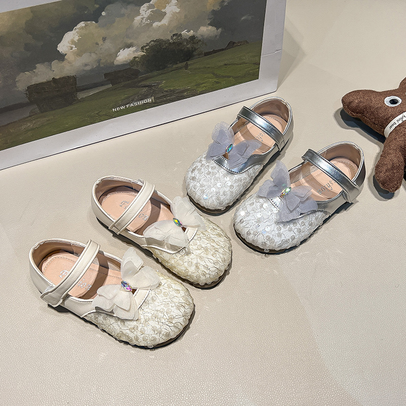 Children's princess shoes 2025 spring and autumn new girls' leather shoes bow sequins girls' shallow shoes beanie shoes