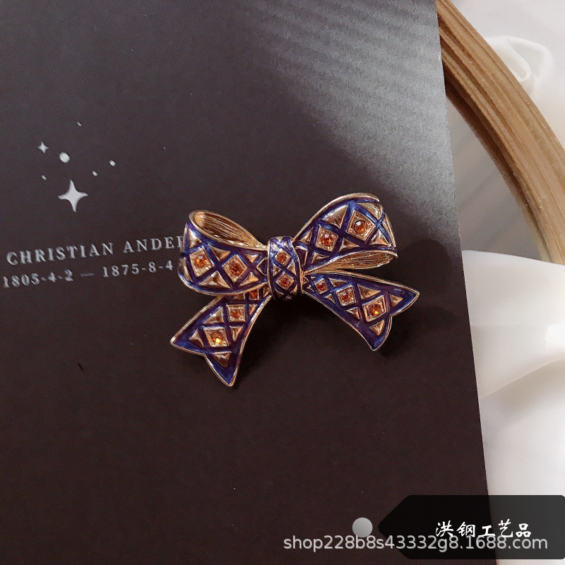 Picture of Jimo District Honggang Crafts Lace Bow Brooch Enamel Western Vintage Atmospheric Sweet Coat Corsage