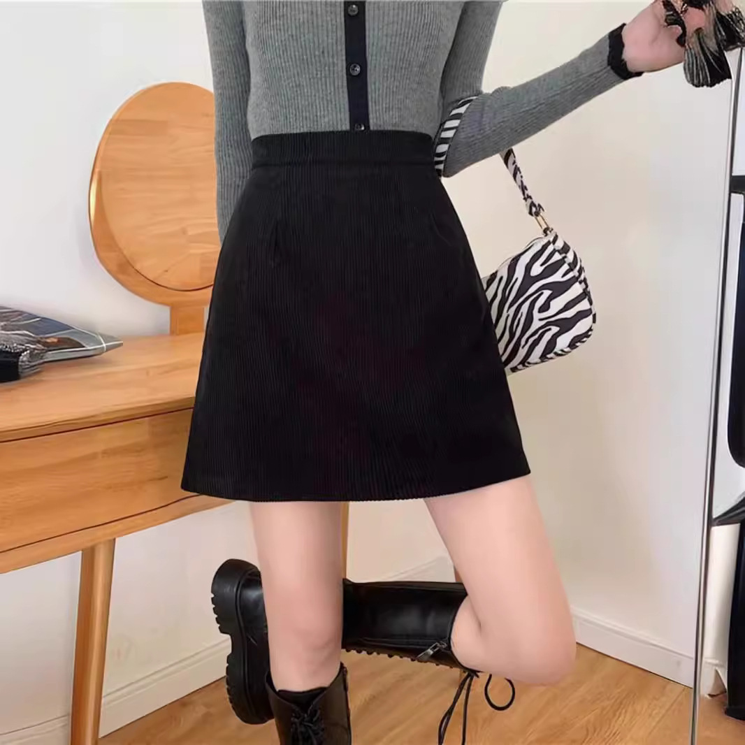 Corduroy Skirt Women's 2025 Autumn and Winter High Waist Slimming Black Hip Skirt Small Elegant Casual Skirt