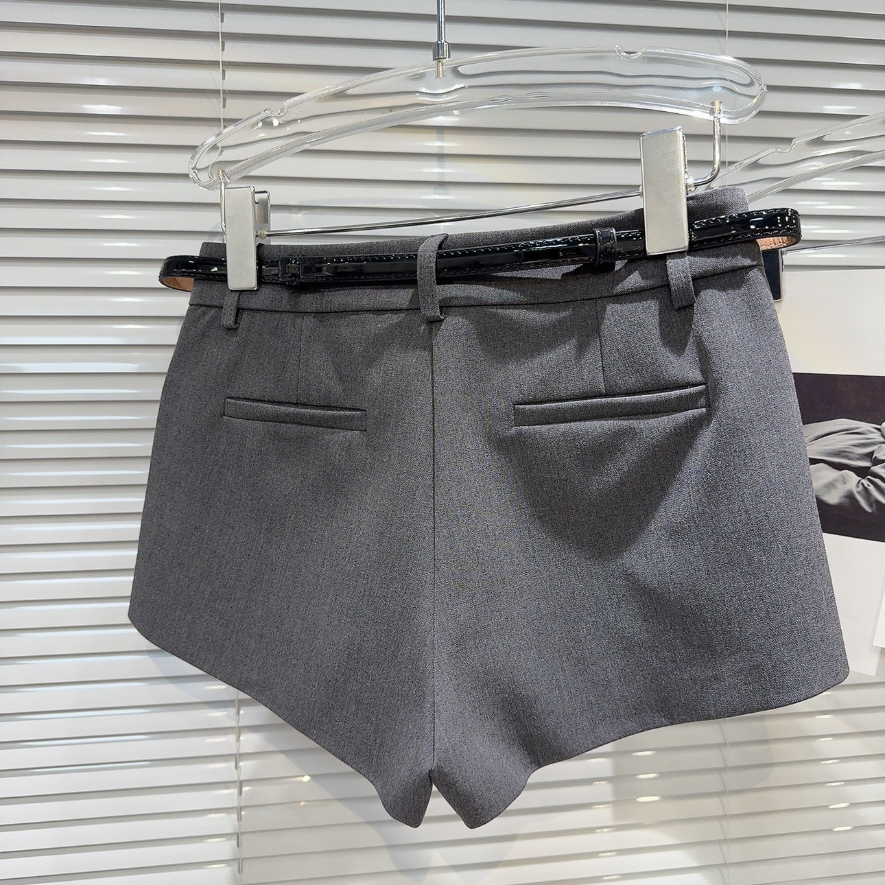 Picture of Internet Celebrity Same Style 2024 Summer Gem Belt Decoration Solid Color Elegant Workplace Women's Straight Three-point Suit Shorts