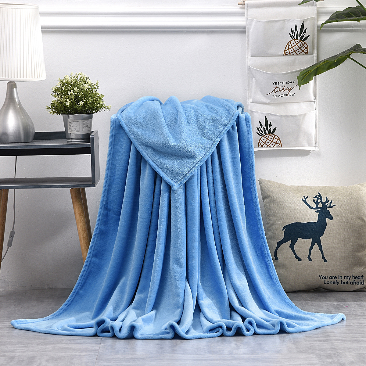 Picture of Solid color flannel blanket coral fleece pet blanket cross-border flannel blanket gift velvet nap blanket wholesale