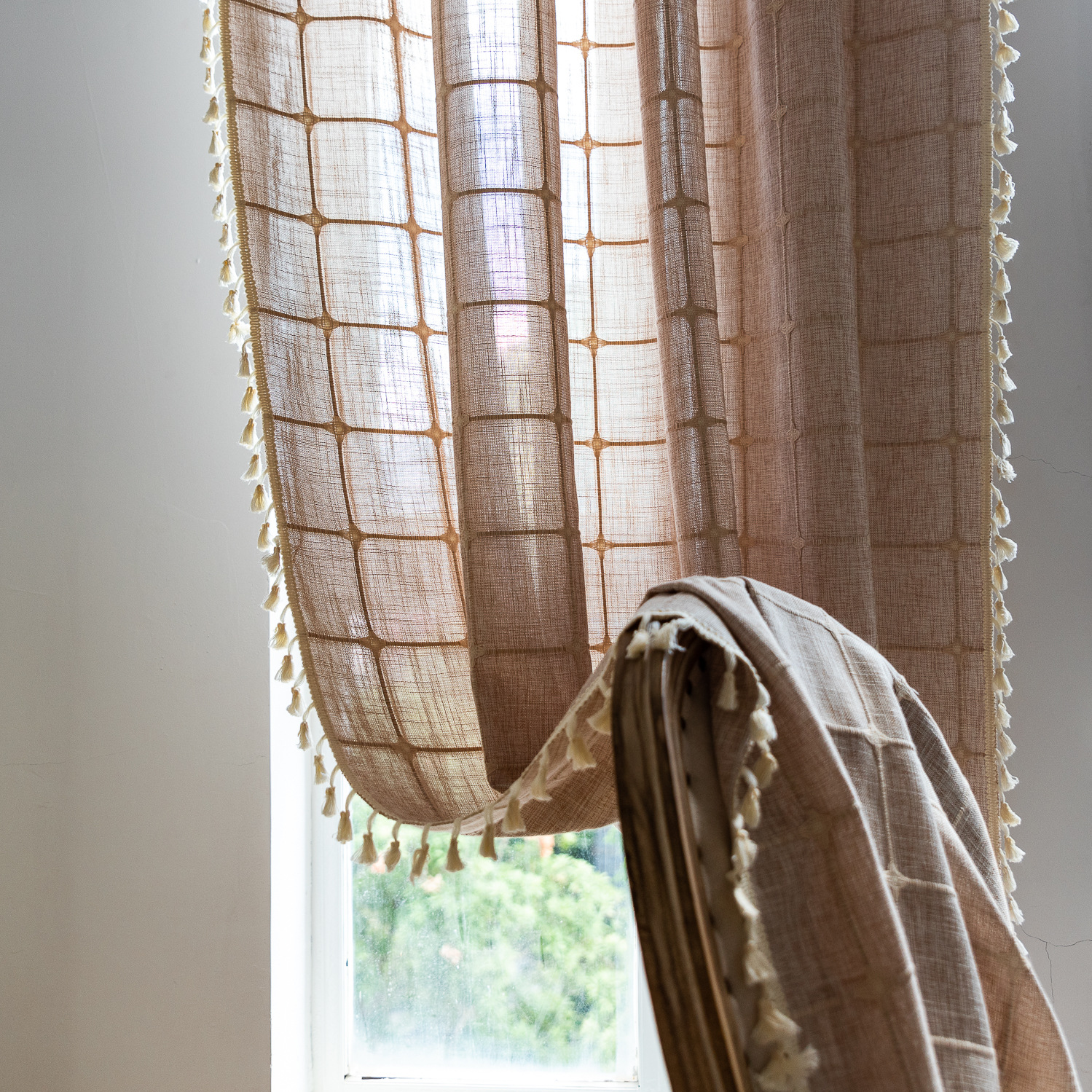 Picture of US Amazon New Cross-border Curtain Finished Decoration Living Room Bedroom Tassel Brown Square Plaid Short Curtain