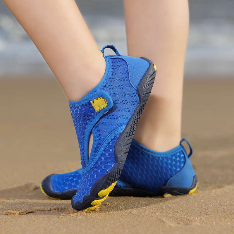 Picture of 24-47 yards outdoor parent-child cut-resistant non-slip soft bottom quick-drying wading shoes sports children's swimming beach tracing shoes