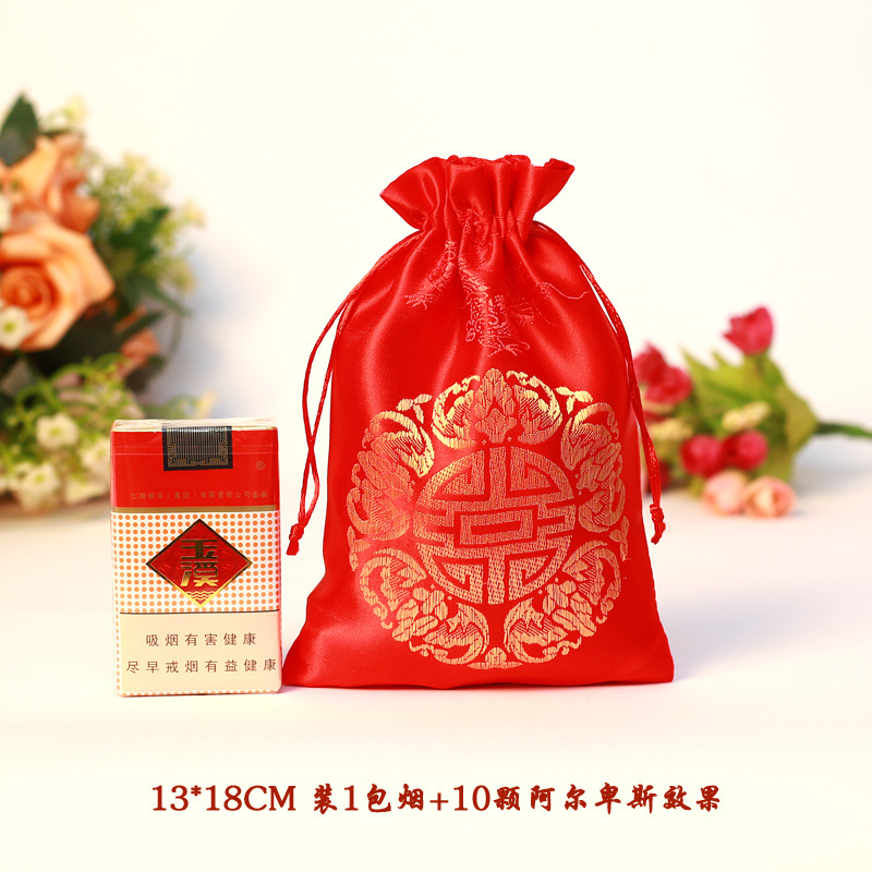 Picture of Wedding supplies wholesale brocade wedding candy bag wedding candy box wedding candy bag gift bag non