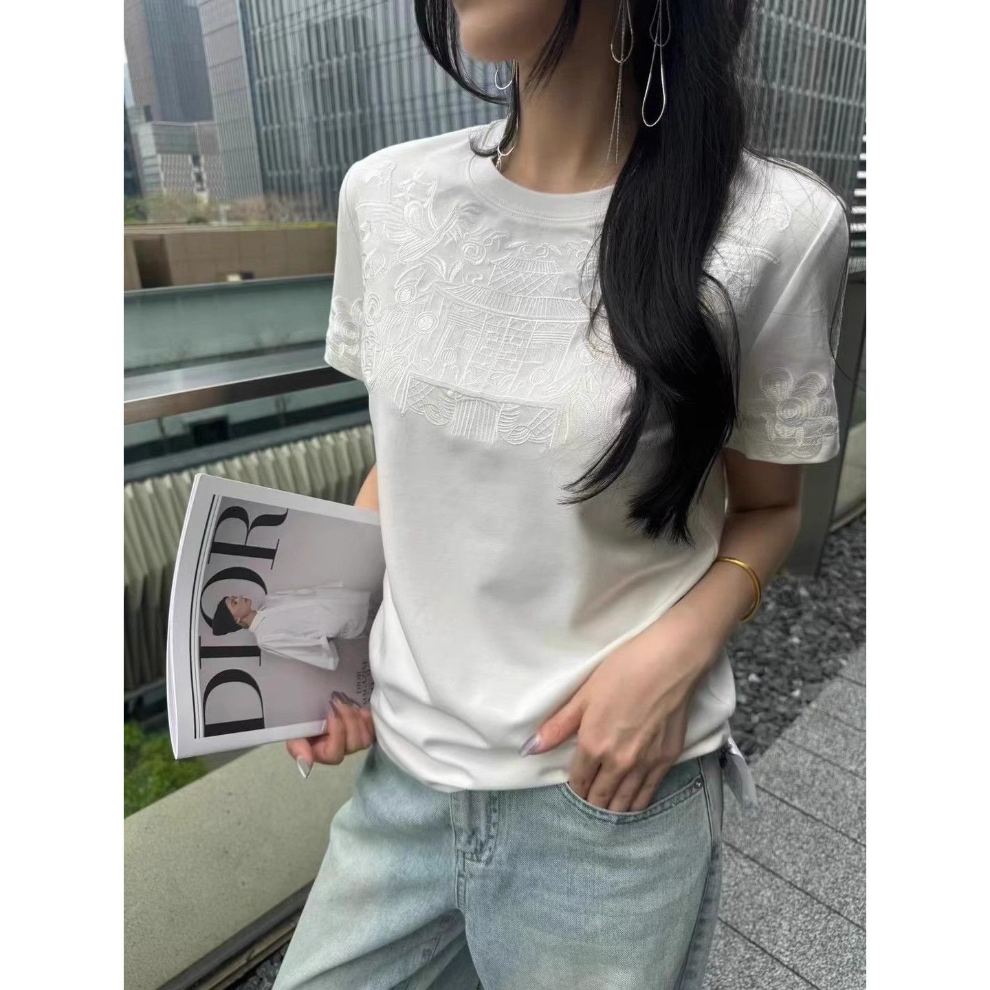 European Station 2025 Spring and Summer New Round Neck Slimming Chic Embroidered Guofeng Short-sleeved T-shirt with Texted Top for Women