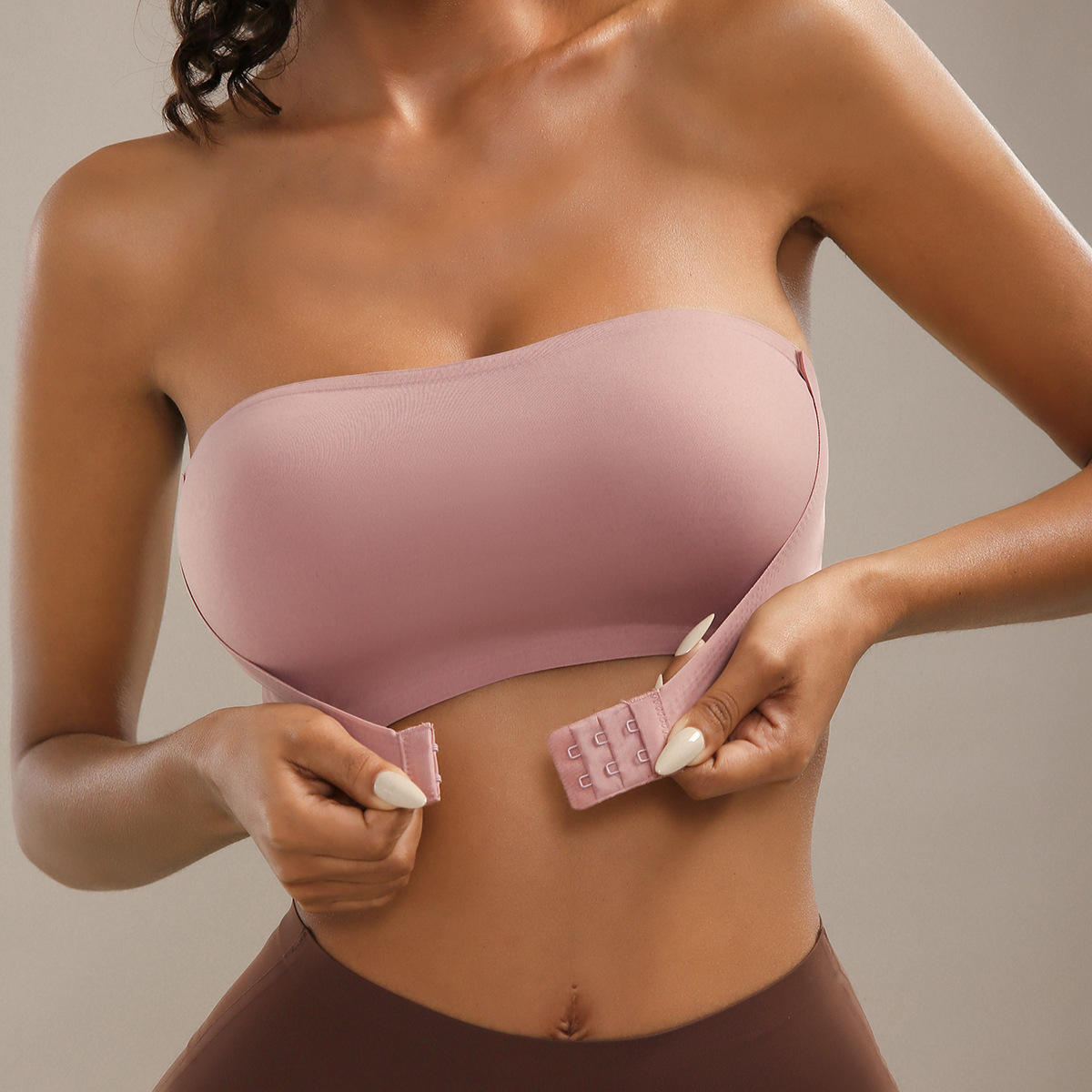 Cross-border gathered seamless anti-slip strip without shoulder strap without steel ring front buckle wrap chest European and American market material breathable