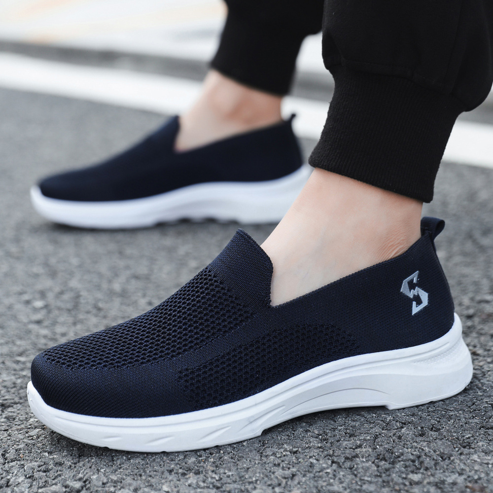 Picture of Spring and Autumn New Old Beijing Cloth Shoes for Men and Women Elderly Parents Slip-on Lazy Shoes with Lightweight and Breathable Soft Sole