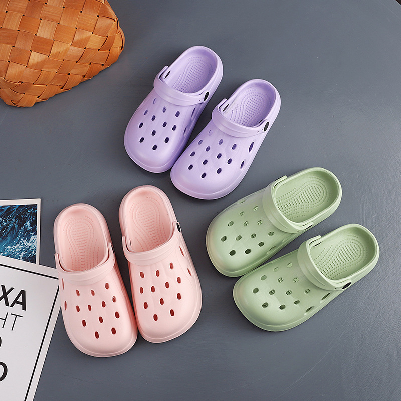 Picture of Summer New Clogs Men's Trendy Non-Slip Soft-Soled Toe-Cap Sandals Wholesale Outer Wear Thick-Soled Solid Color Beach Slippers for Women