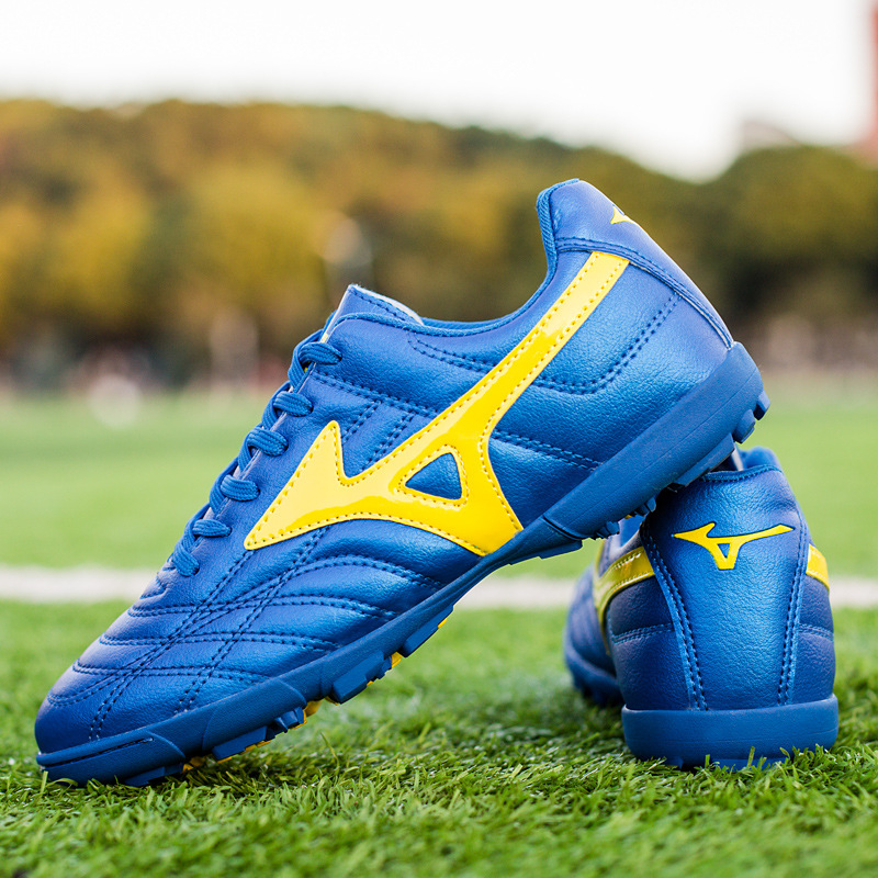 Picture of Cross-border Football Shoes Broken Nails Youth Student Training Shoes Boys and Girls Leather Foot Children's Artificial Grass