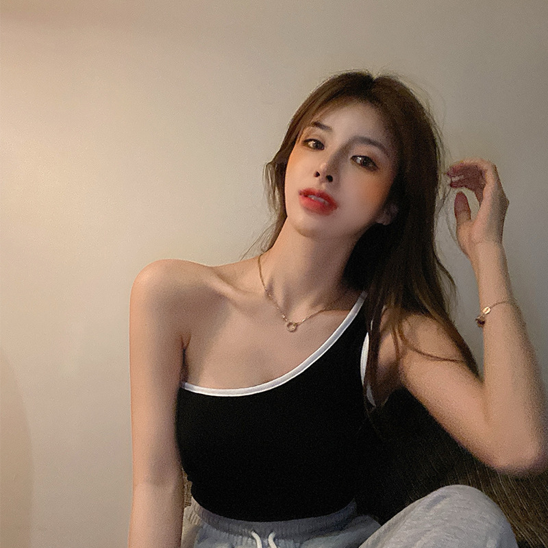 Vest Women's Outer Wear Trendy 2021 Spring and Summer New Style Temperament Net Red Heart Machine Design Sense Slant Shoulder Black Sleeveless Top Women