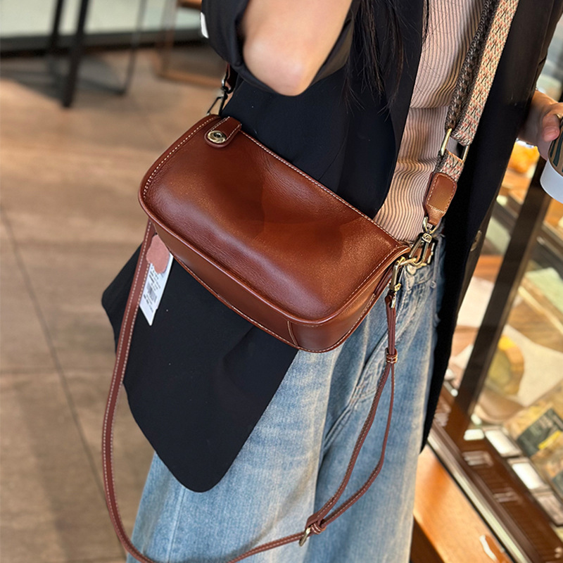 Genuine Leather Dumpling Bag Women's 2025 New Small Bag Commuter Retro Underarm Bag High-end Women's Bag Crossbody Bag Wholesale