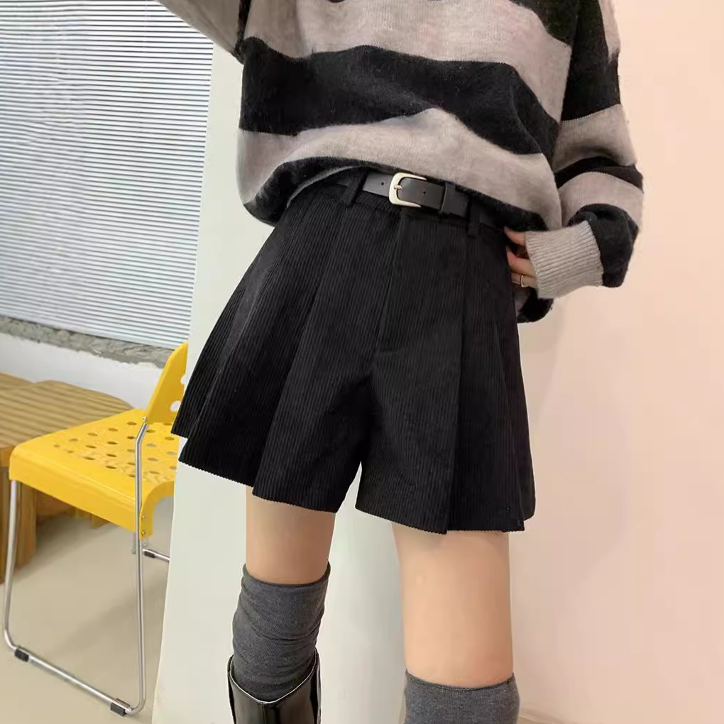A- line Wide-leg Shorts Corduroy Culottes Women's Spring 2024 New Loose Retro Design Casual Pleated High Waist