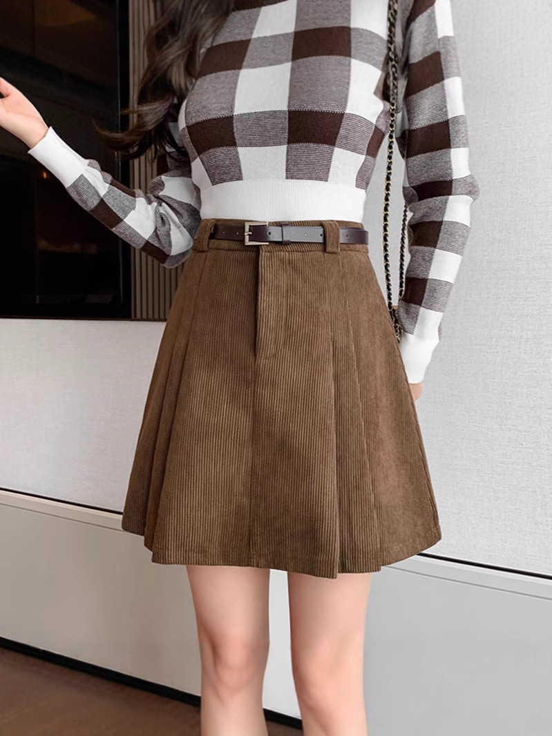 Black High Waist Corduroy A- Line Skirt 2024 Pleated Skirt Autumn Retro Anti-Light Corduroy Hip Covering Skirt