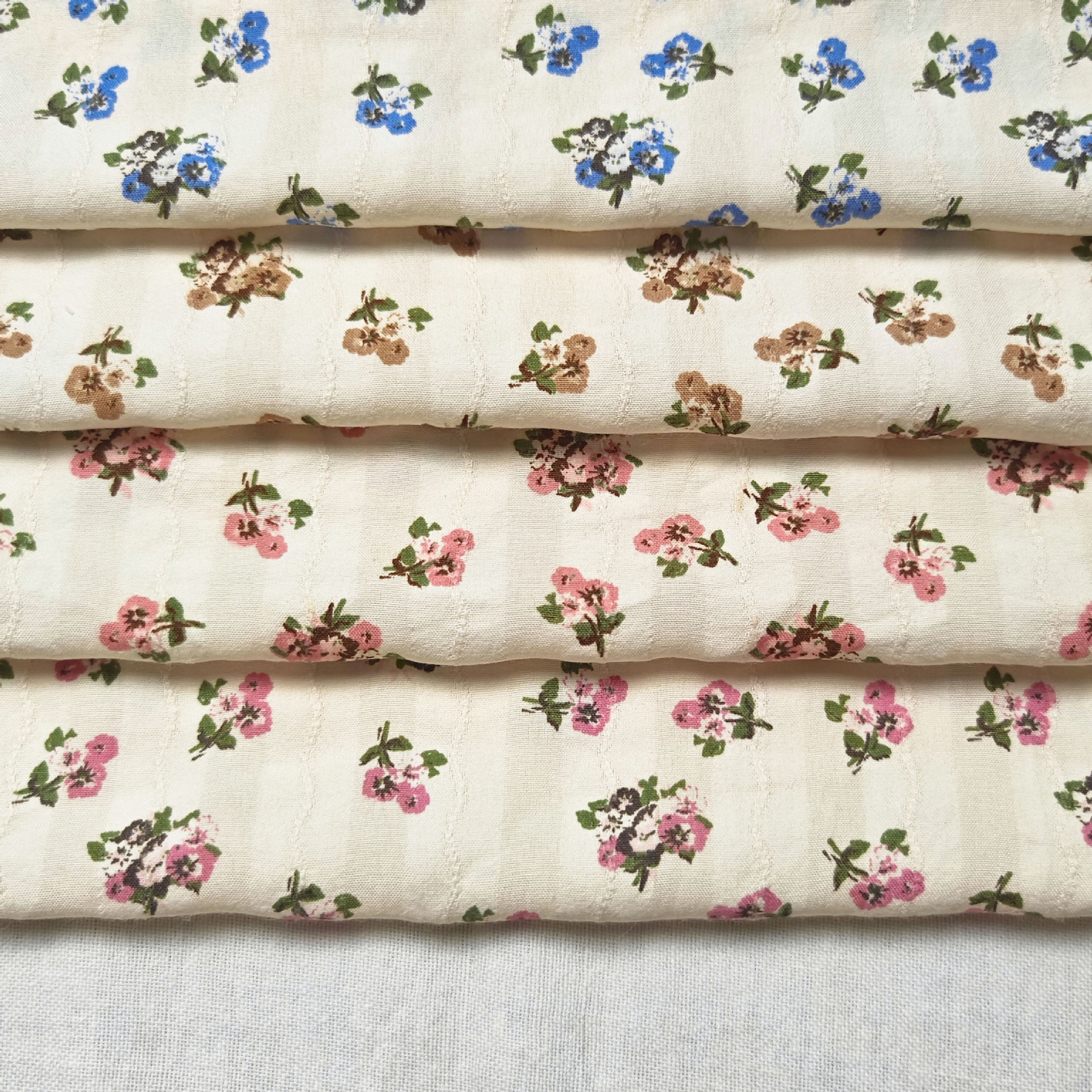 Spring and Summer Cotton Woven Jacquard Pastoral Floral Small Fresh Water Slurry Printed Dress Children's Clothing Fabric Home Boutique