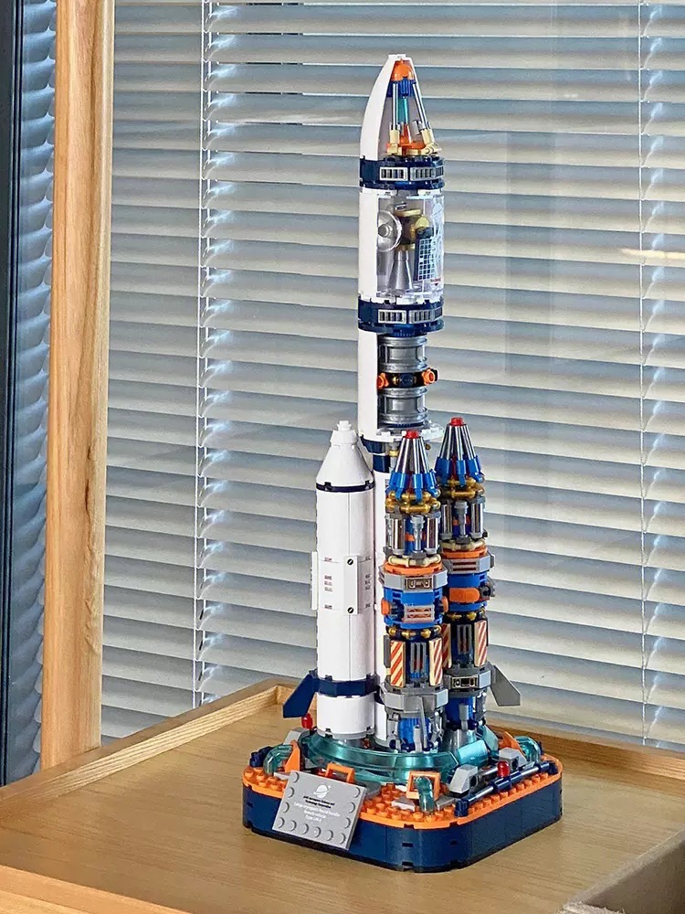 Picture of JAKI Jiaqi Compatible with Lego Dawn Astronaut Space Tide Play Educational Assembled Building Blocks Toys Wholesale Generation