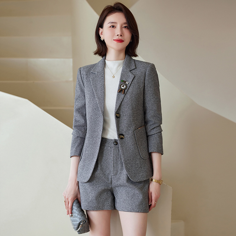 Small suit jacket for women autumn and winter 2023 new Korean style slim fit High sense small casual suit shorts suit