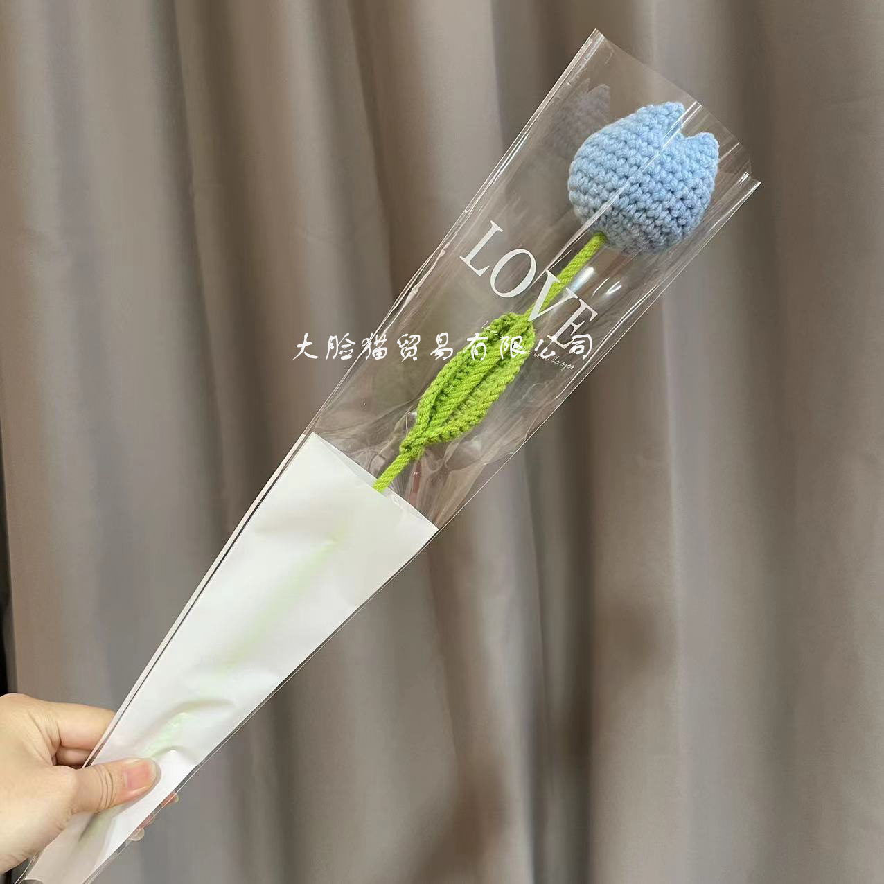 Picture of Finished Hand-Knitted Rose Artificial Flower Knitting Flower Handmade Flower DIY Wool Knitting Homemade Crochet Bouquet