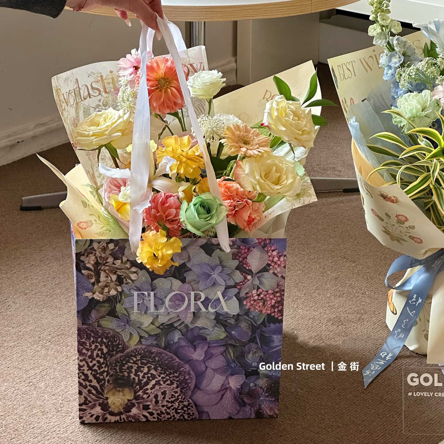 Yitong Oil Painting Style Garden Handbag Oil Painting Rose Hand-Held Gift Bag Bouquet Gift Box Handbag