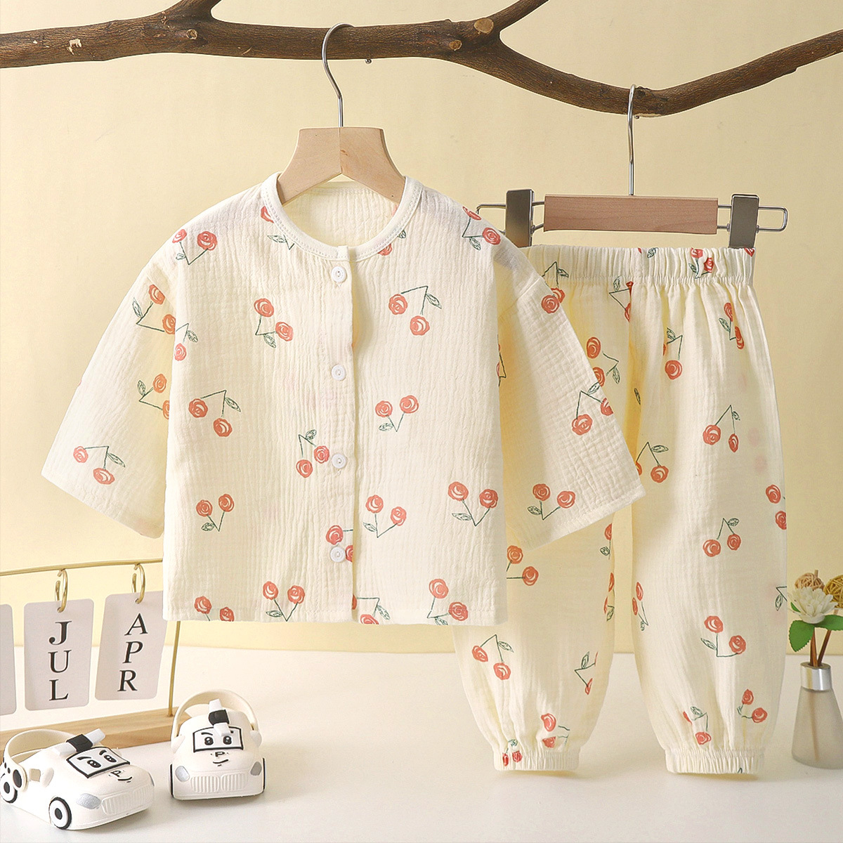 Picture of Children's thin double-layer cotton gauze boys' pajamas summer Girls' Home wear boys' long-sleeved bloomers suit