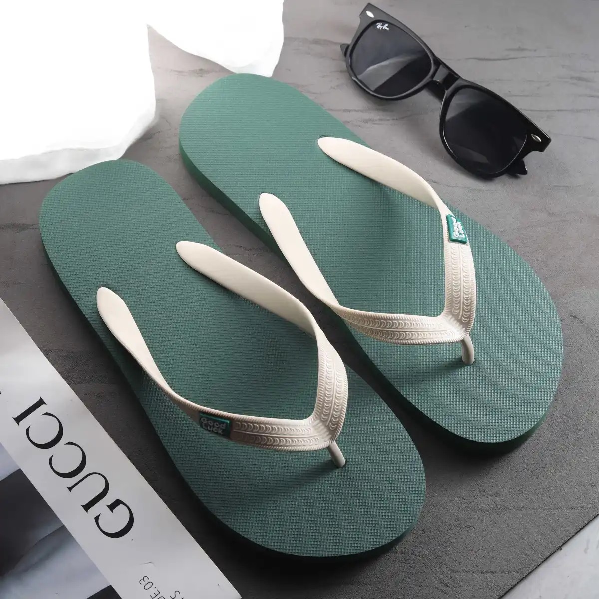Picture of 2024 cross-border onesummer new candy-colored men's flip-flops casual beach anti-slip sandals