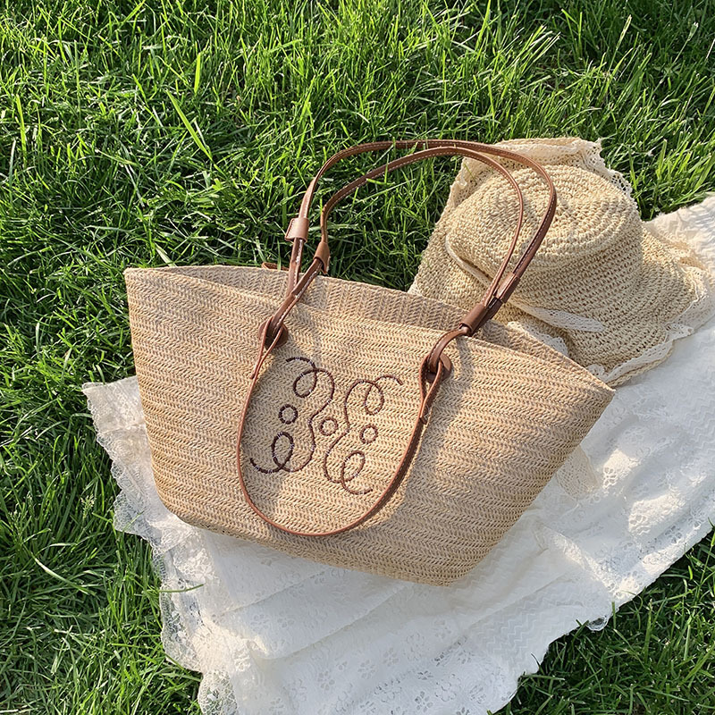 Picture of Woven Straw Large Capacity Tote Bag Women's 2024 Summer Rattan Vacation Summer Beach Hair Straw Bag