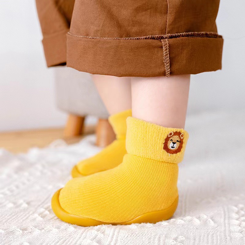 Baby Toddler Shoes Spring and Autumn Velvet Baby Indoor Shoes Soft Sole Non-slip Cotton Shoes for Men and Women Children Eight Months 1 Year 3 Years Old