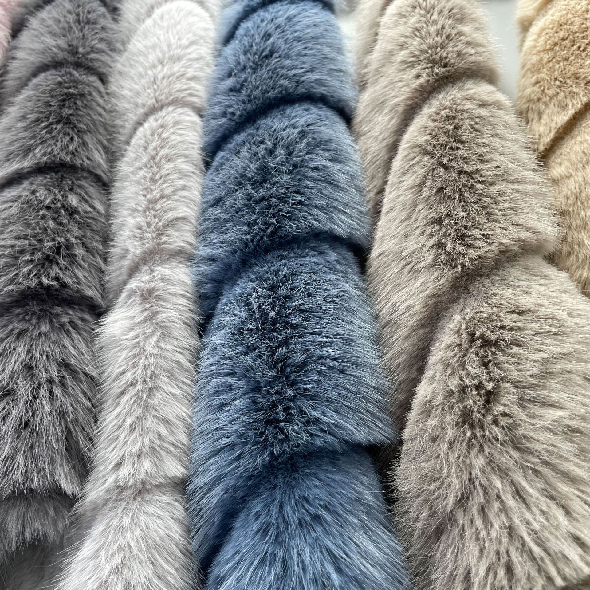 Picture of New Ditching Toca 4CM Ditch Toca Velvet Faux Fox Fur Fashion Coat Coat Luggage Plush Fabric