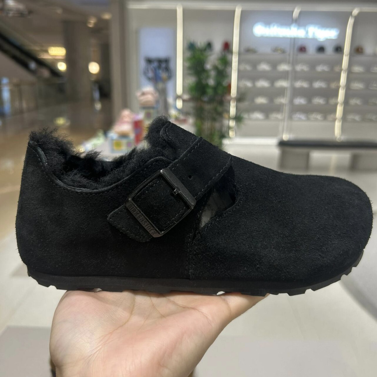 Velvet All-Inclusive Birkenstock Shoes for Women in Autumn and Winter New Thick-Soled Black Thickeneded Lazy Shoes Warm Furry Shoes Casual Cotton Slippers