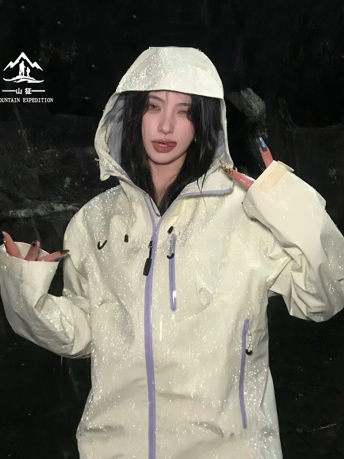 Jacket Girl 2025 new three-in-one snow clear yellow spring and autumn small man mountaineering is super good-looking, hiking into the Tibetan jacket