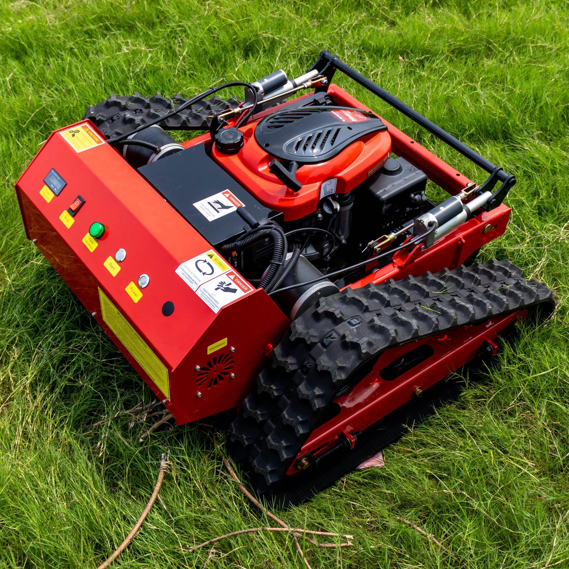 Picture of Factory export width cutting 550 small crawler lawn mower source factory a generation of remote control lawn mower