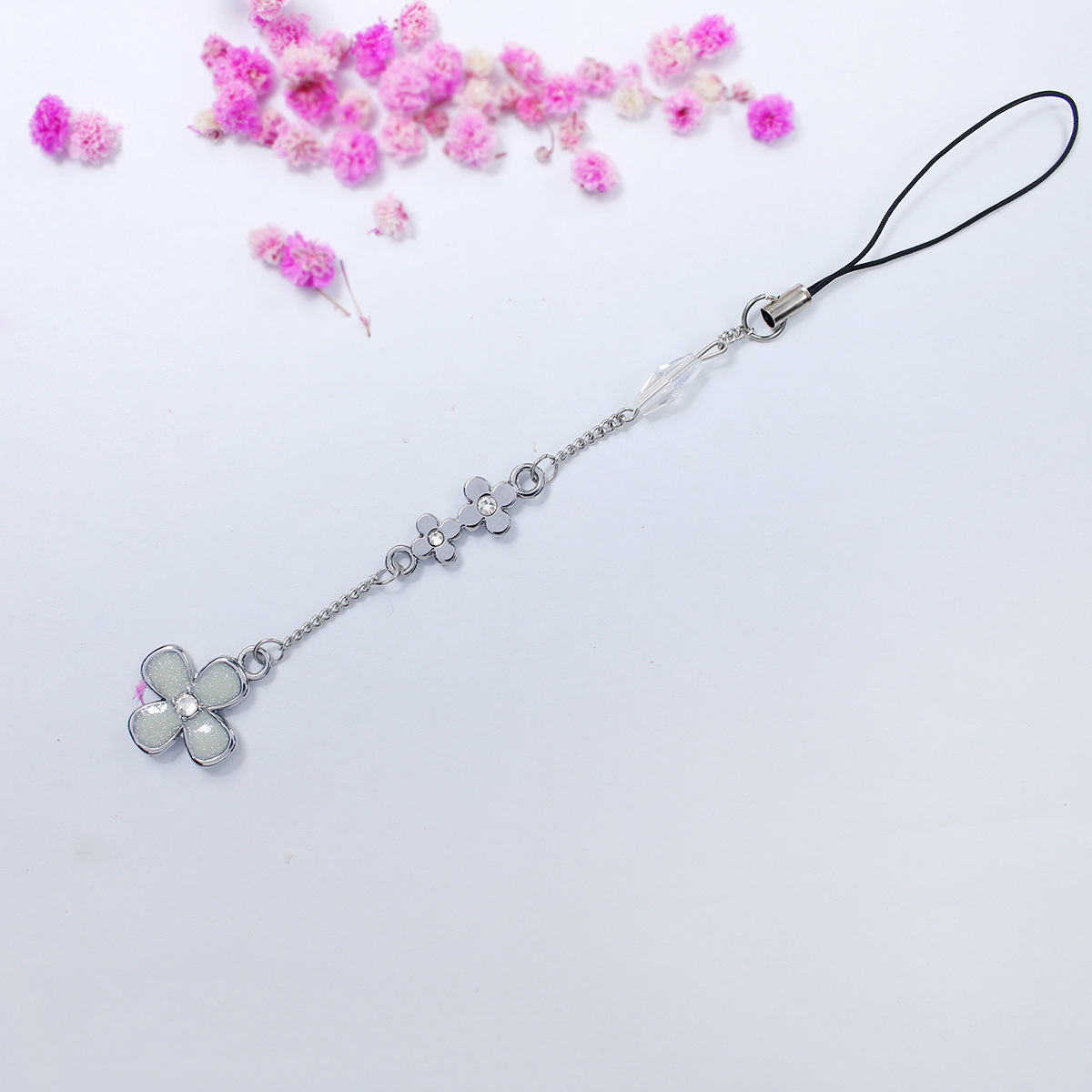 Picture of I really want to tell you about the surrounding mobile phone chain wind early delivery black boshuang Zi's four-leaf clover mobile phone chain bag pendant gift