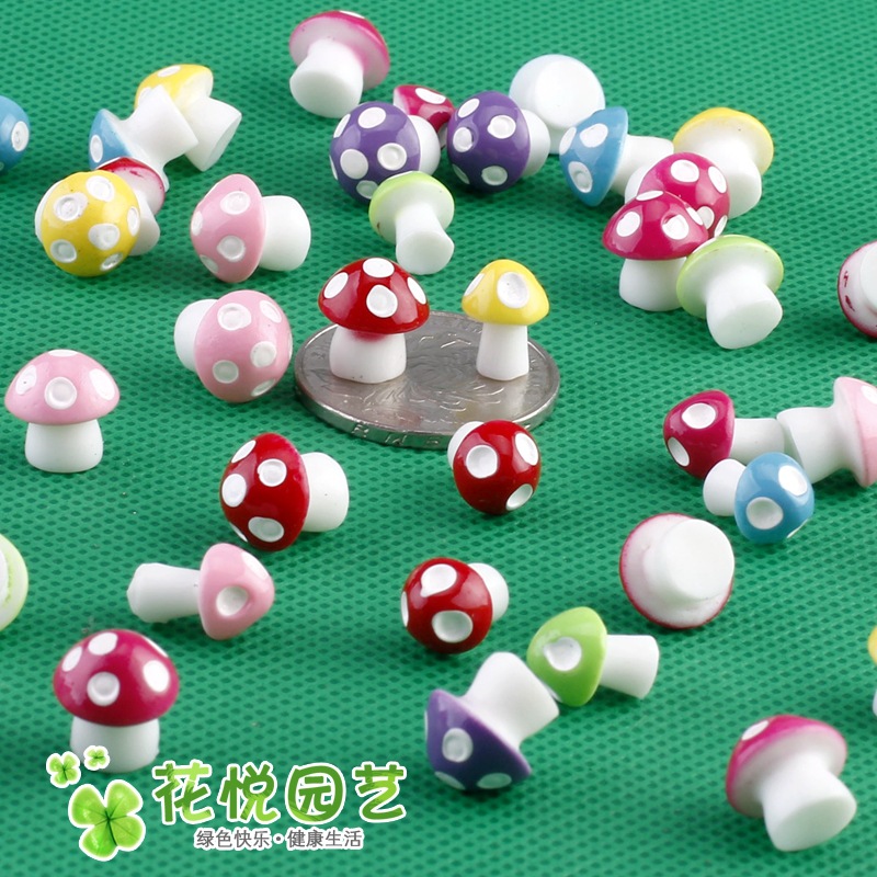 Picture of Mushroom Moss micro landscape ornaments fleshy ornaments ecological bottle DIY assembly resin ornaments medium 6 o'clock